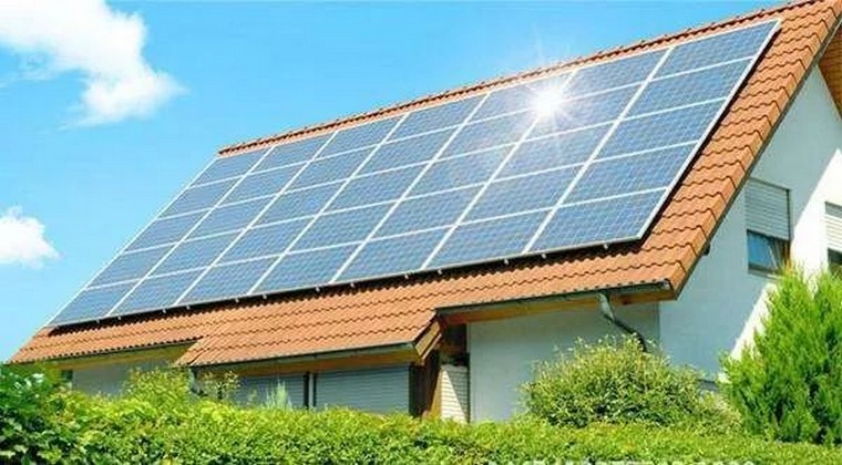 什么是家庭光伏發(fā)電系統(tǒng)，家庭自用小型光伏發(fā)電詳細(xì)配置